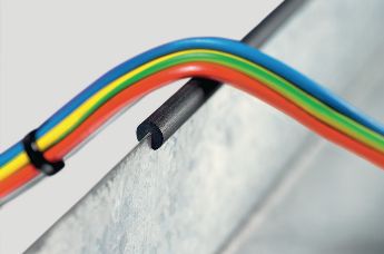 Passe-fils de protection pour une gestion de câble sécurisée